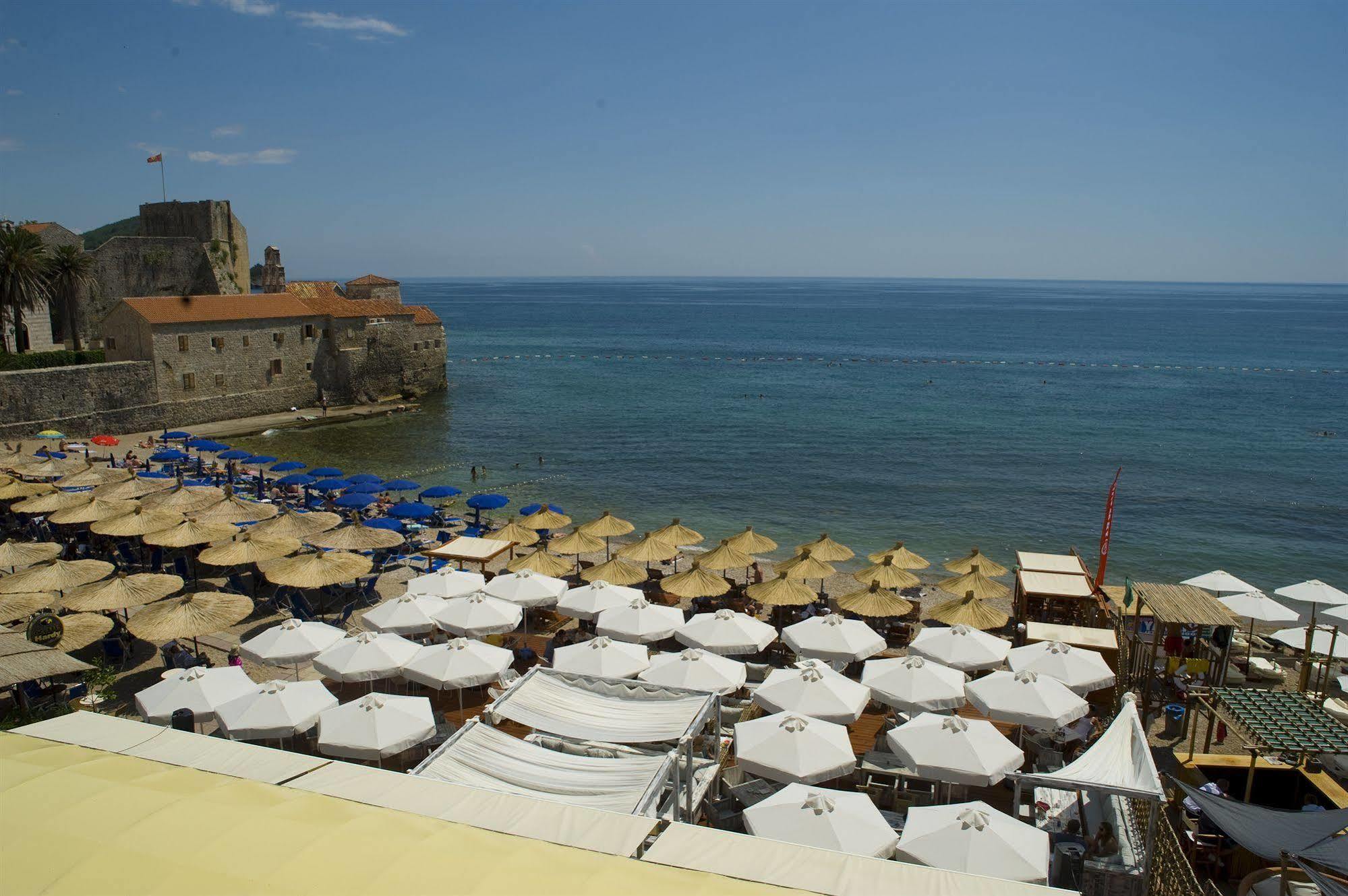 Hotel Astoria Budva Instalações foto